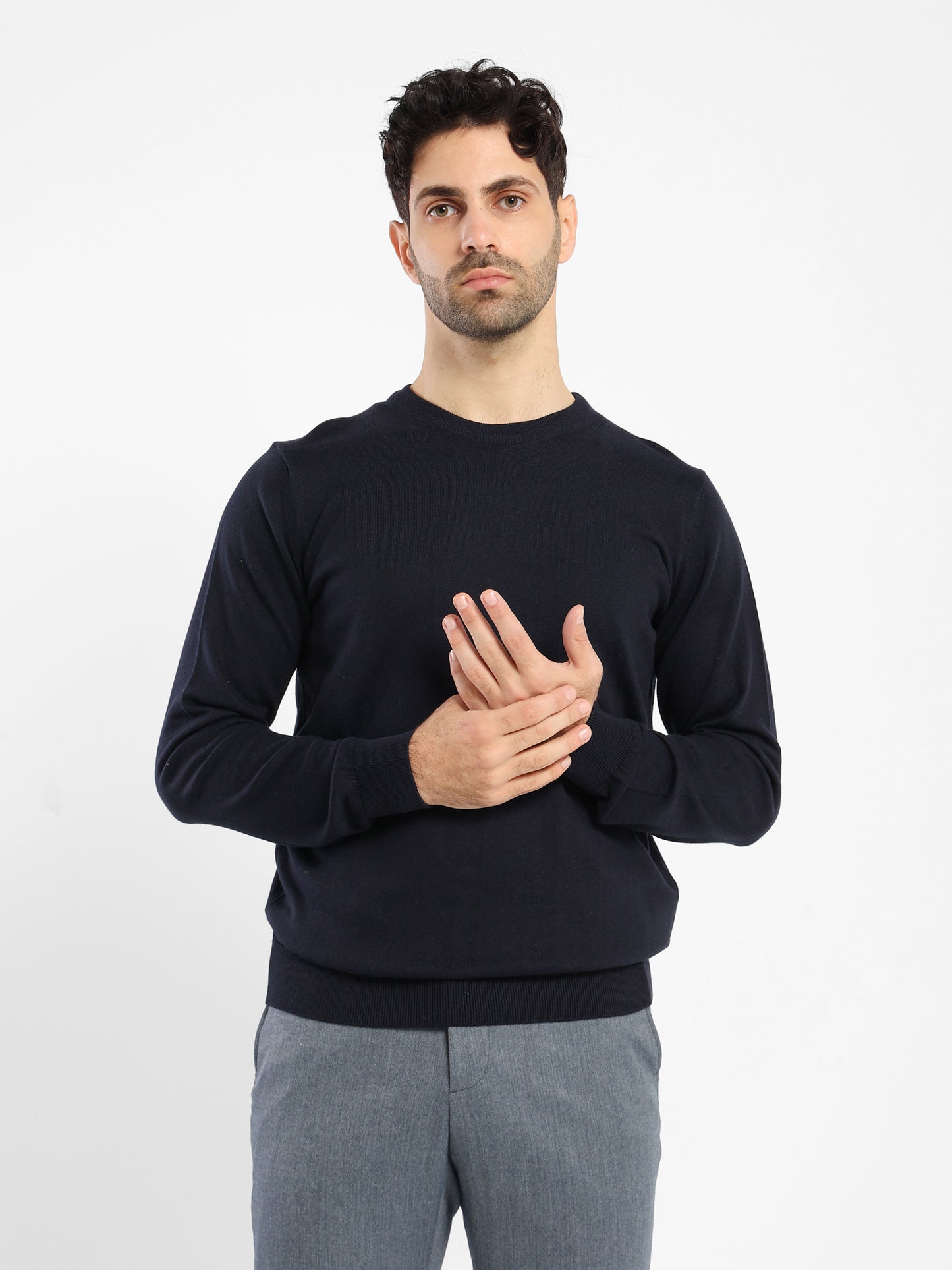 Basic Round-Neck Pullover