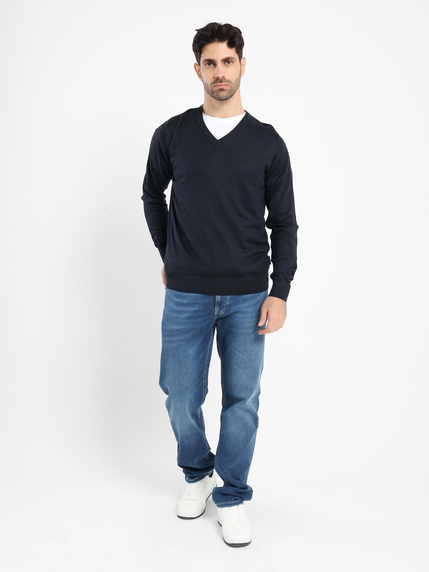 Basic V-Neck Pullover