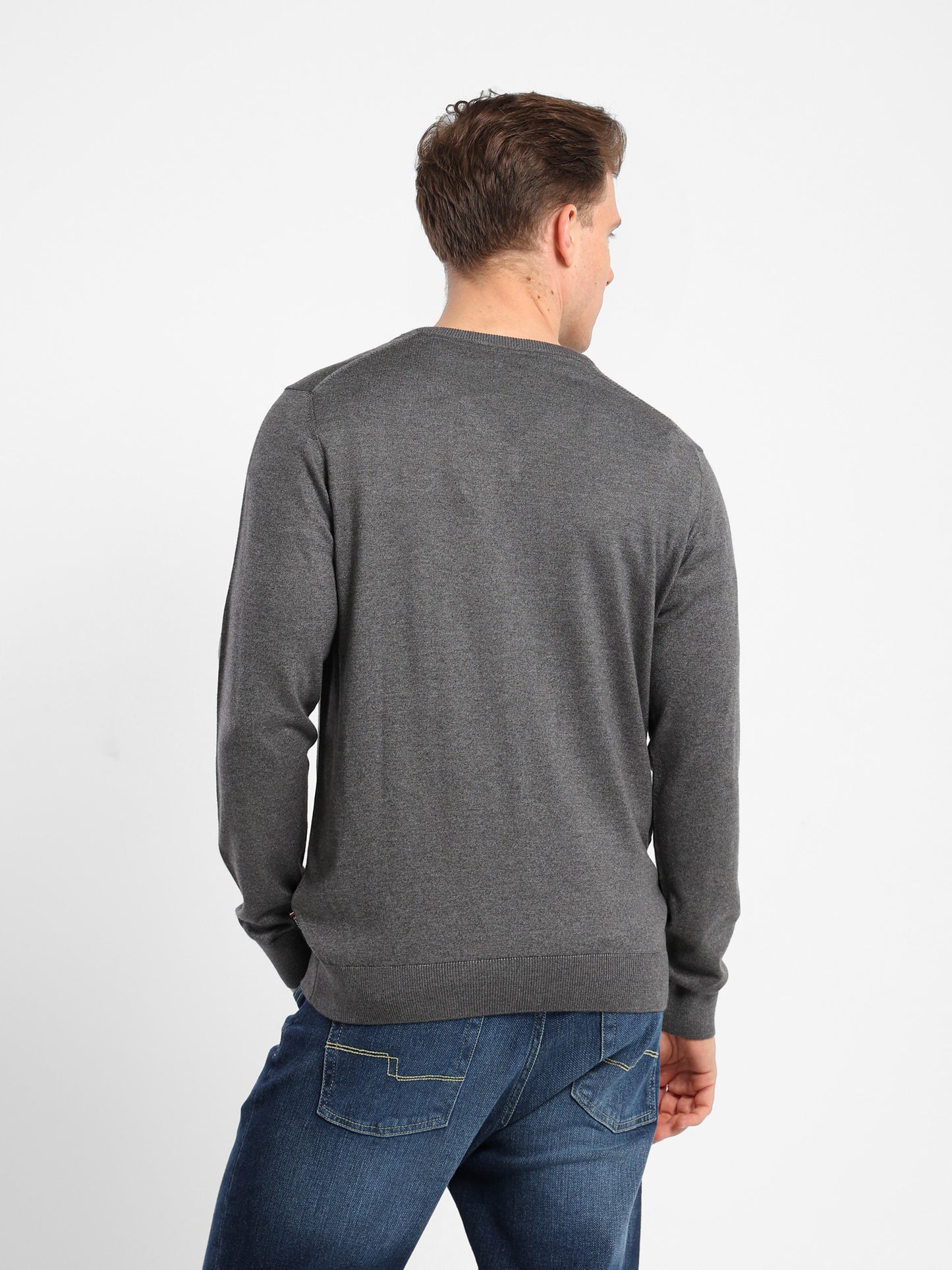 Basic V-Neck Pullover