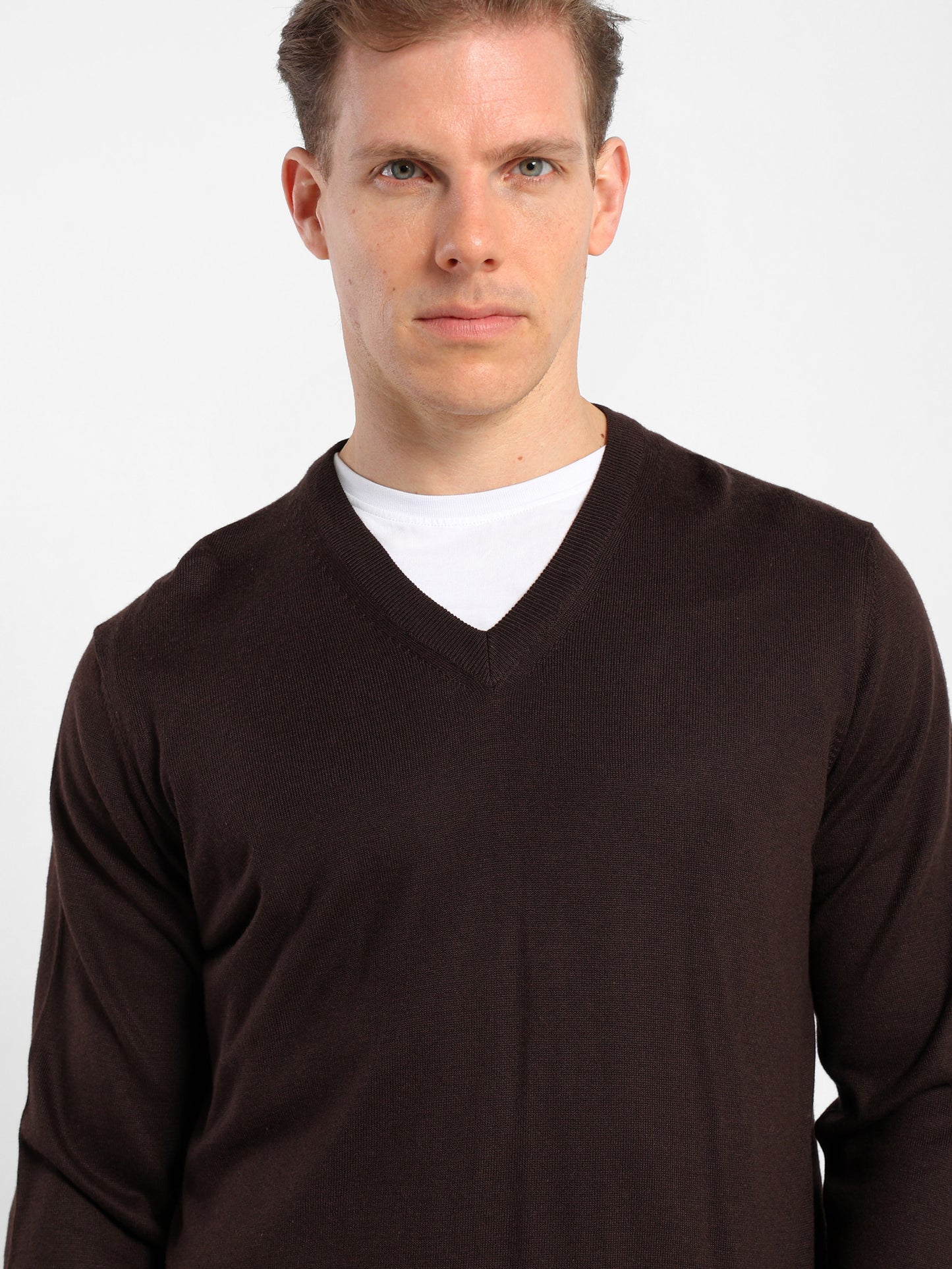 Basic V-Neck Pullover
