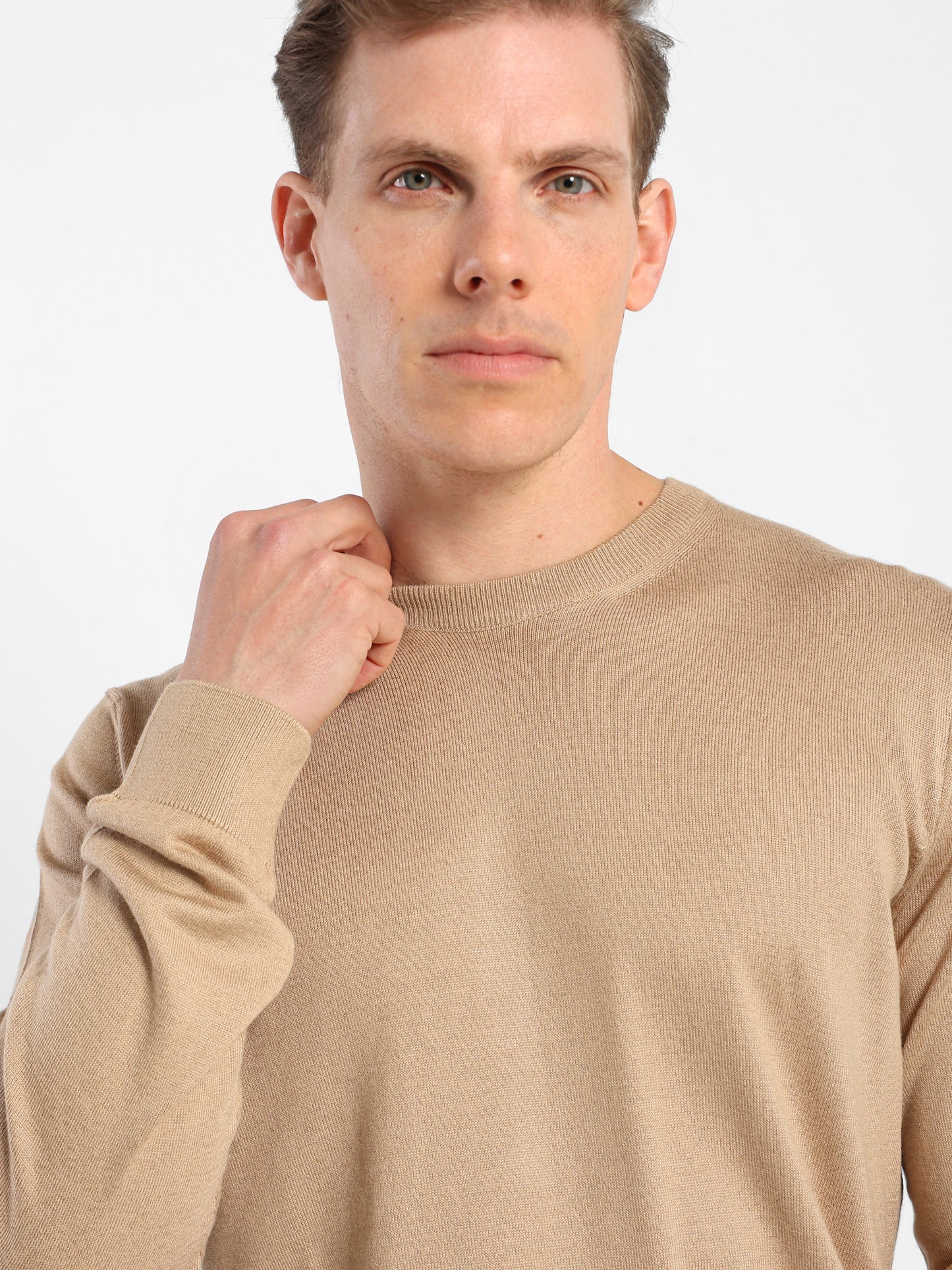 Basic Round-Neck Pullover