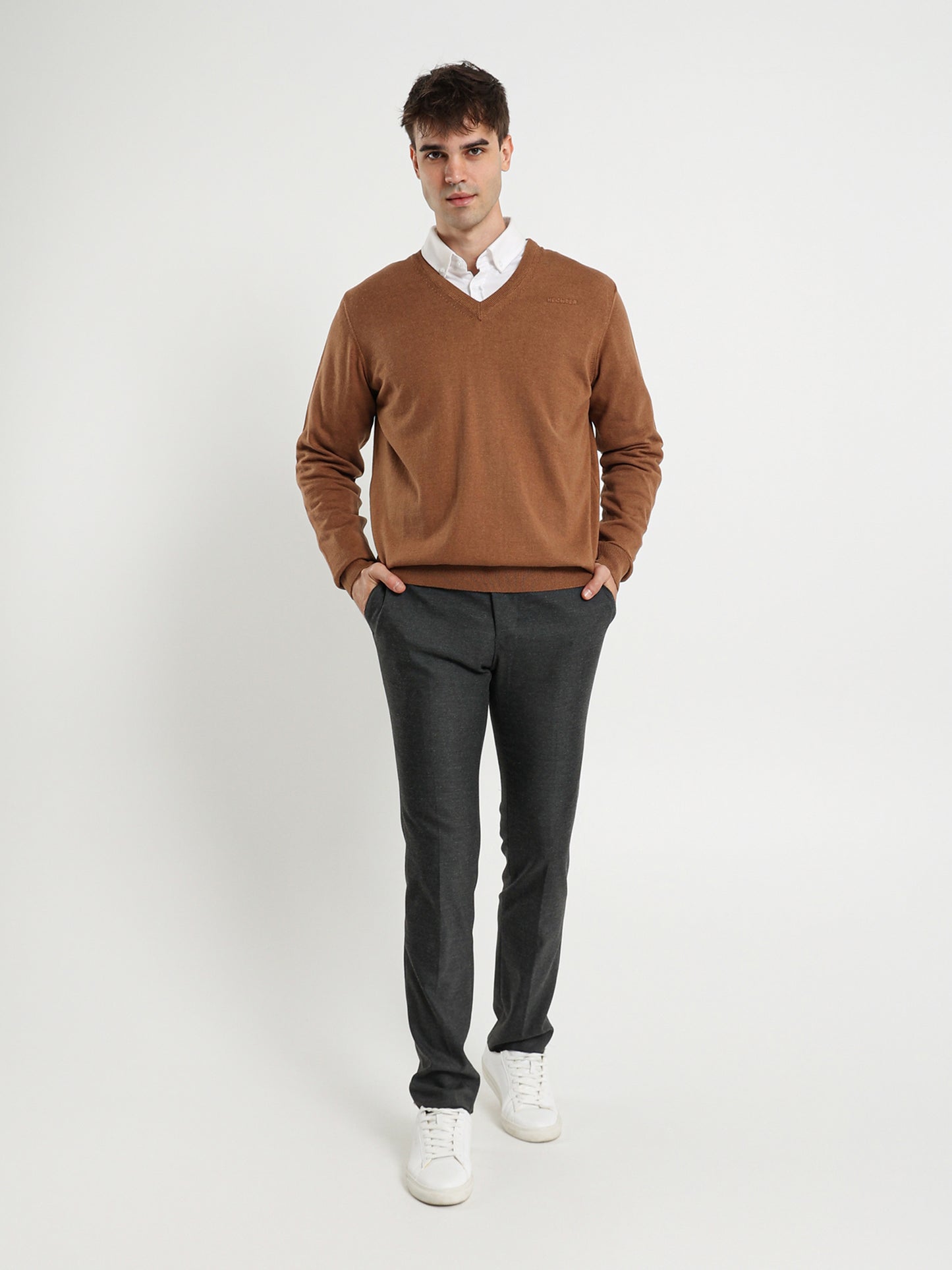 Basic V-Neck Pullover