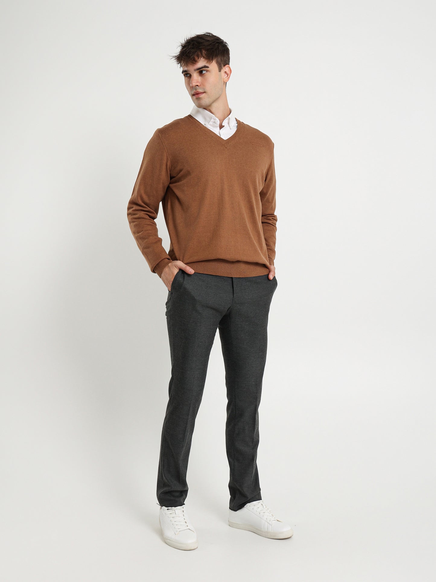 Basic V-Neck Pullover