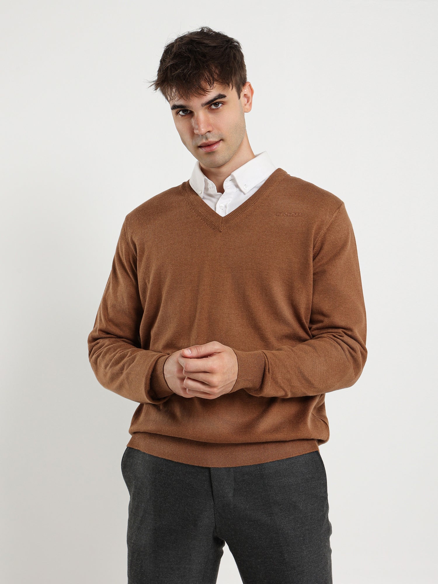 Basic V-Neck Pullover – HECHTER PARIS