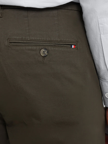 Modern Fit Chino Pants