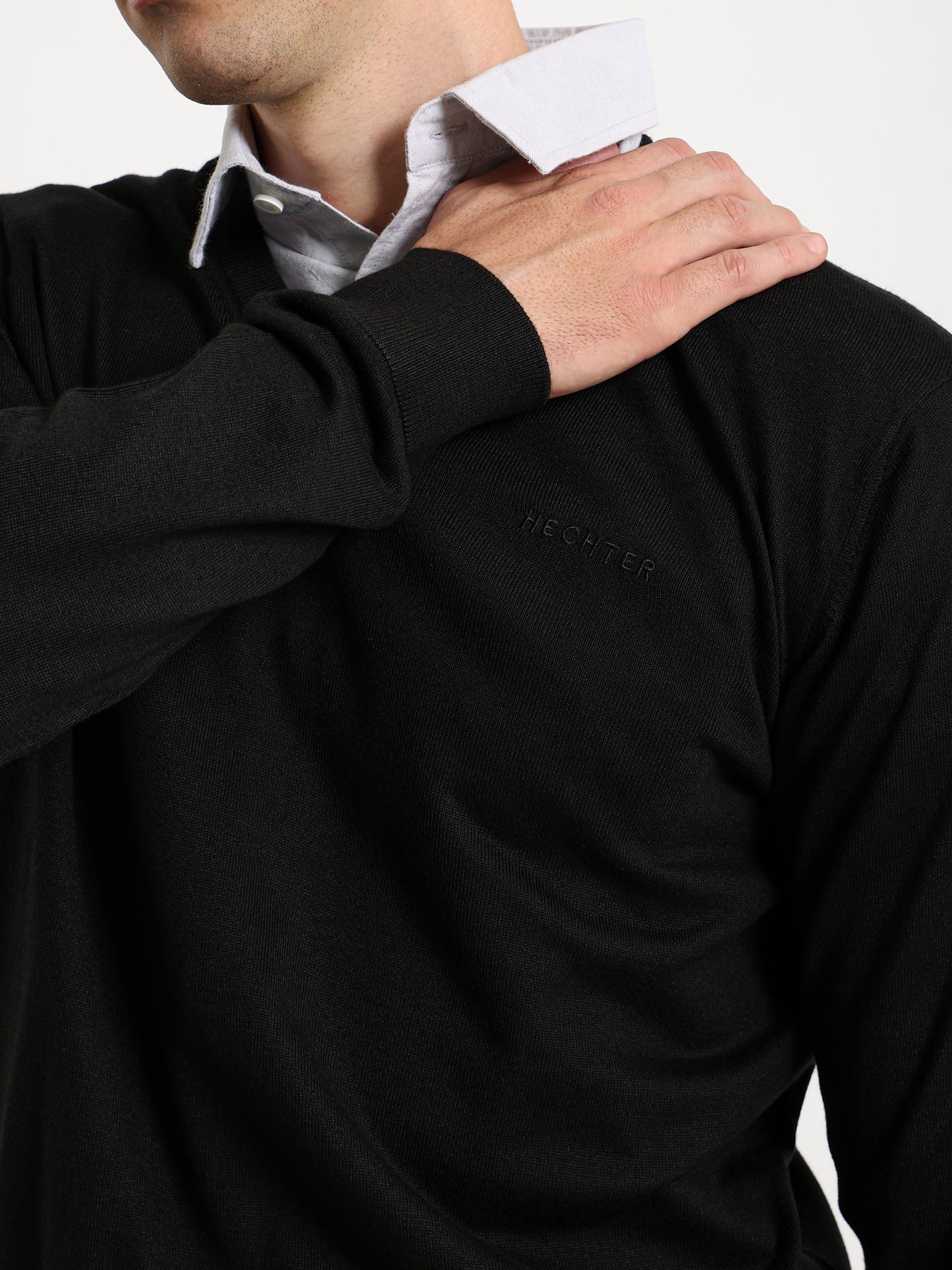 Basic V-Neck Pullover