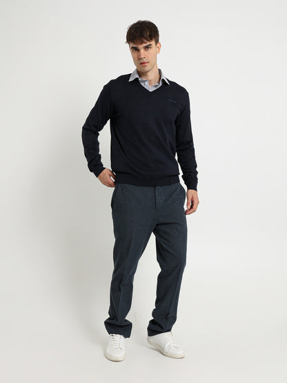 Basic V-Neck Pullover