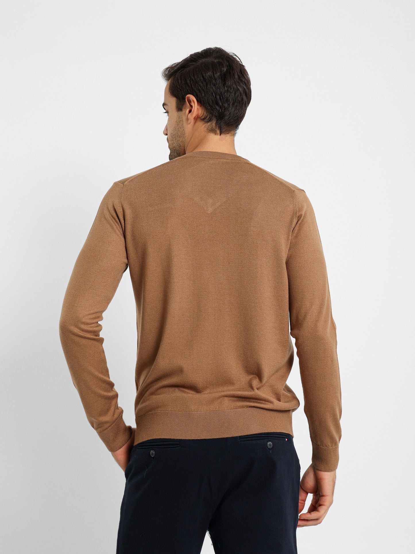 Basic V-Neck Pullover