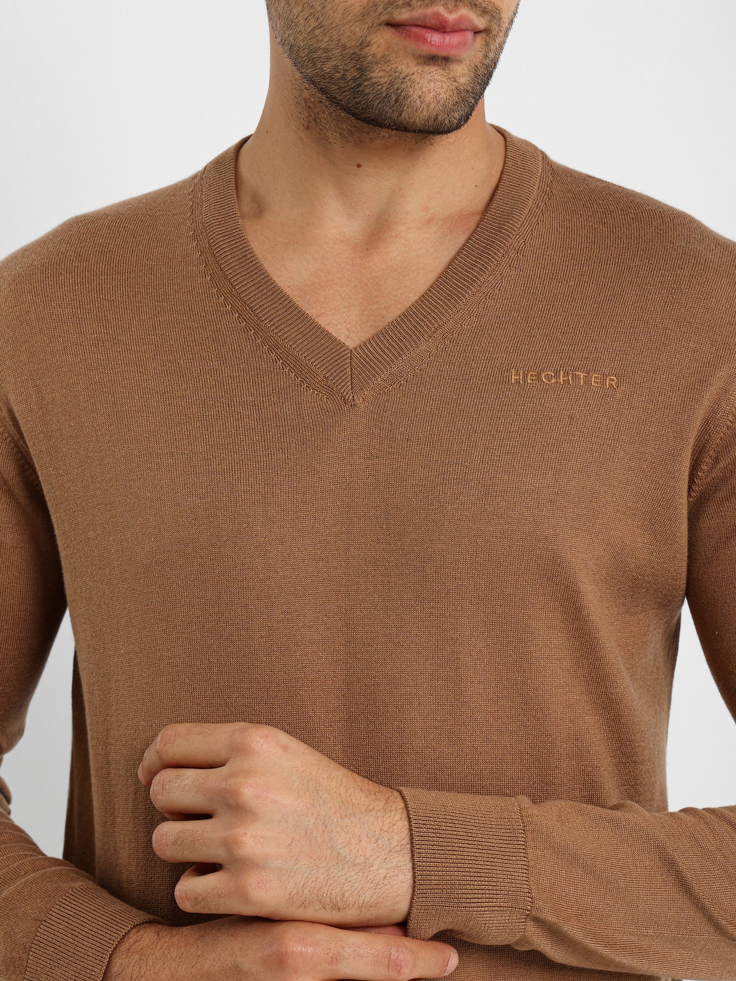 Basic V-Neck Pullover