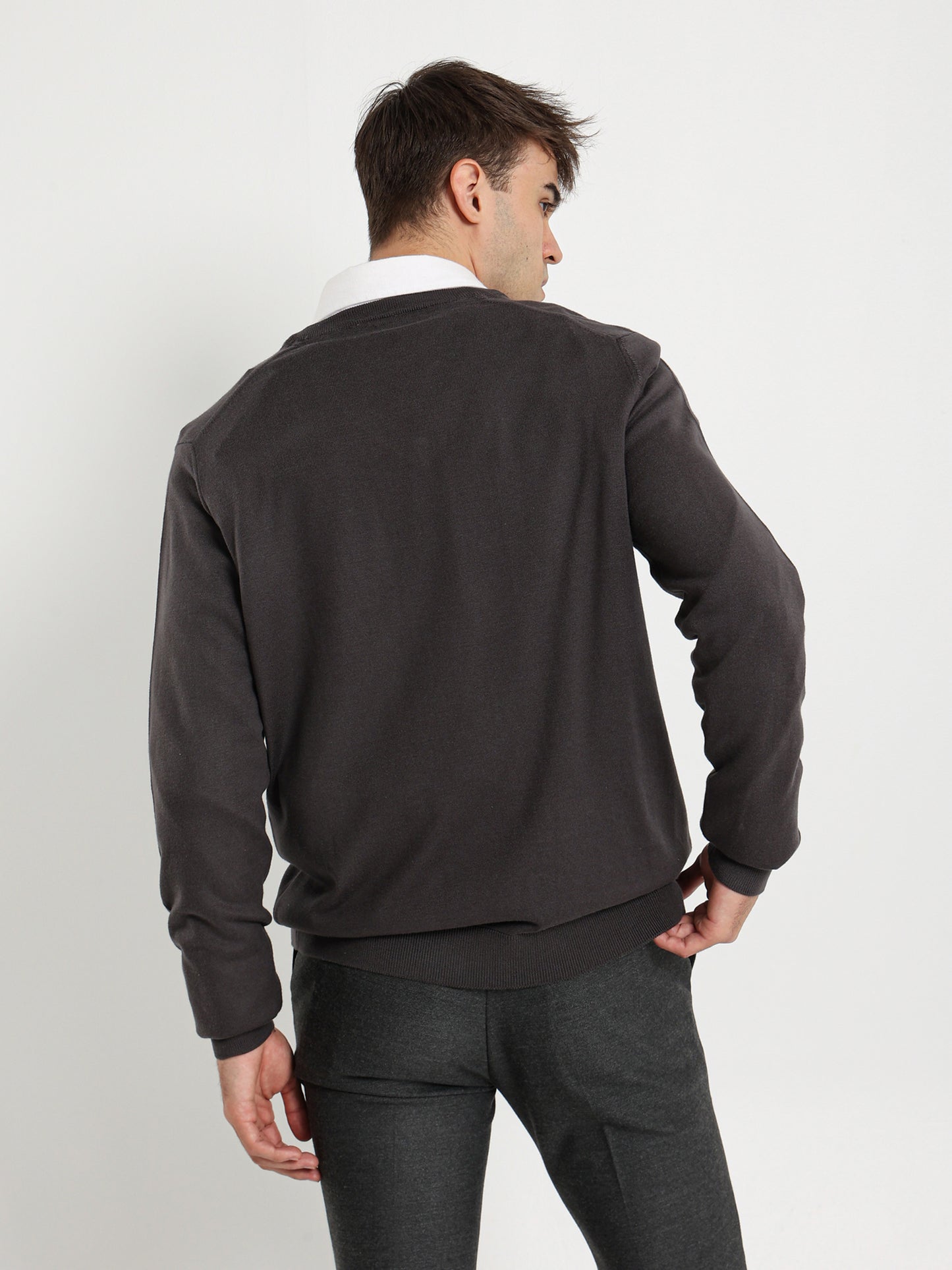 Basic V-Neck Pullover