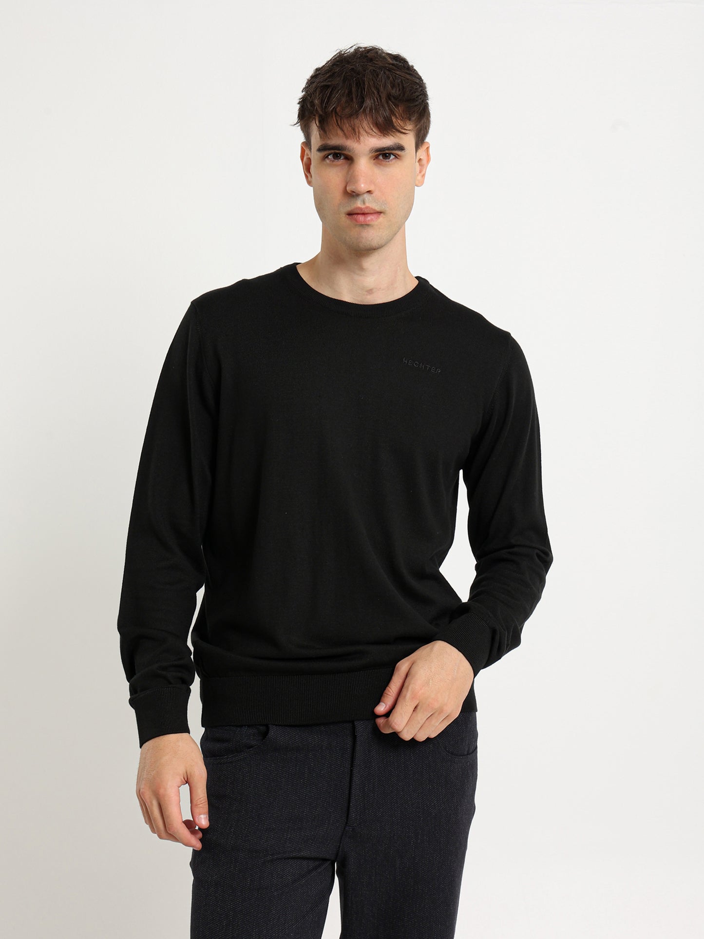 Basic Round Neck Pullover