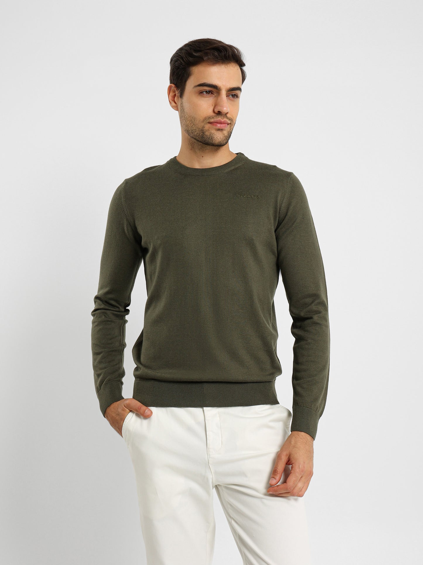 Basic Round Neck Pullover
