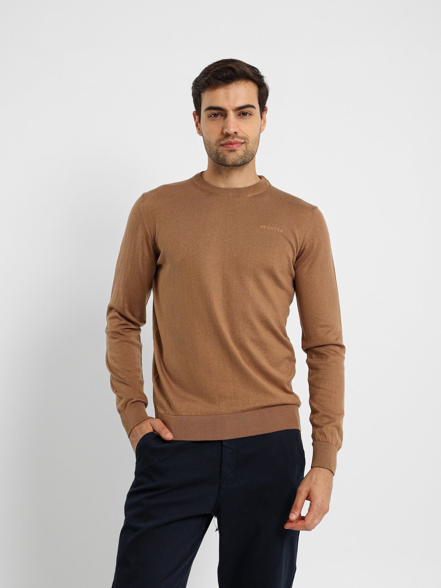 Basic Round Neck Pullover
