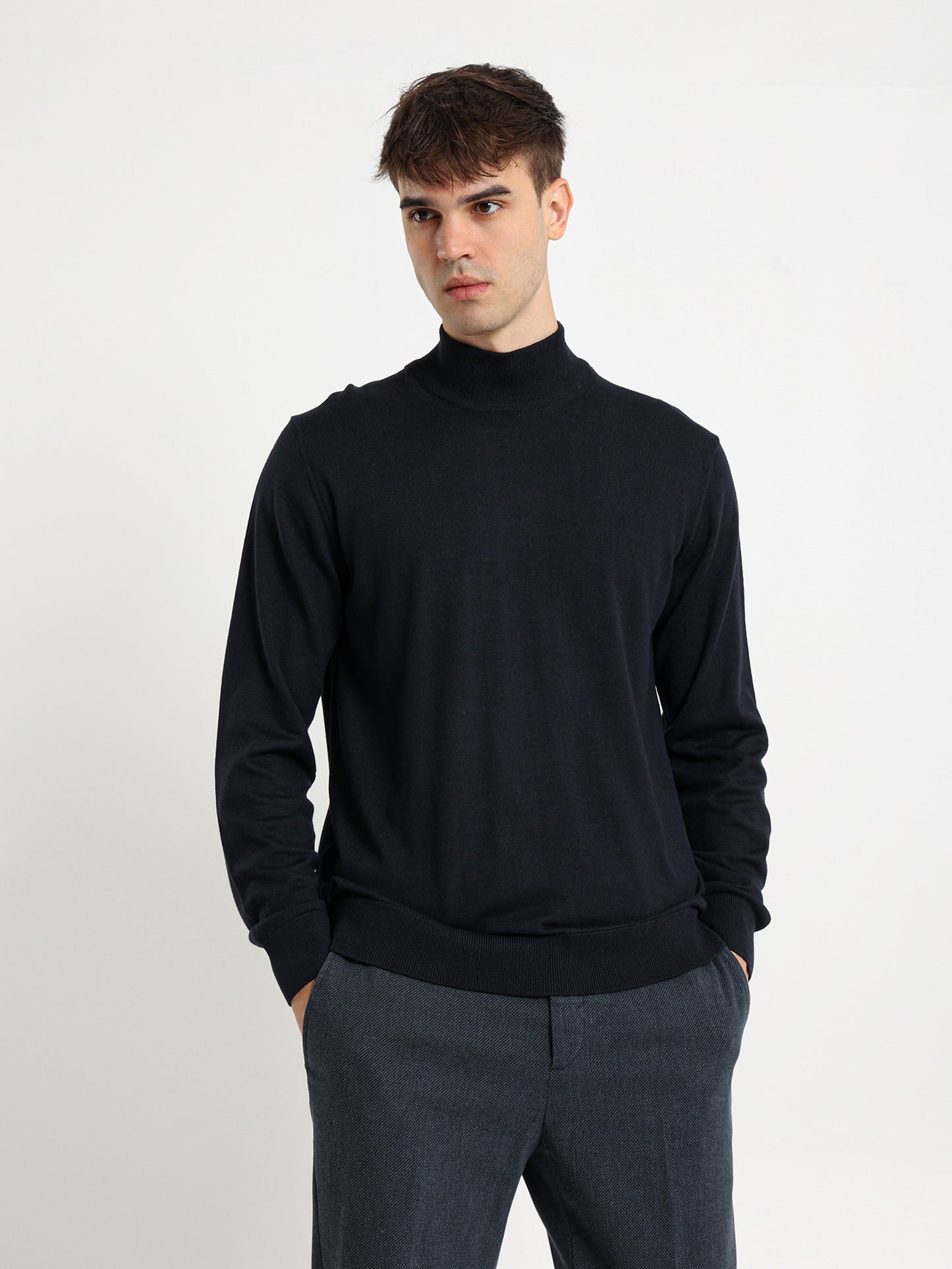 Basic Mock Neck Pullover