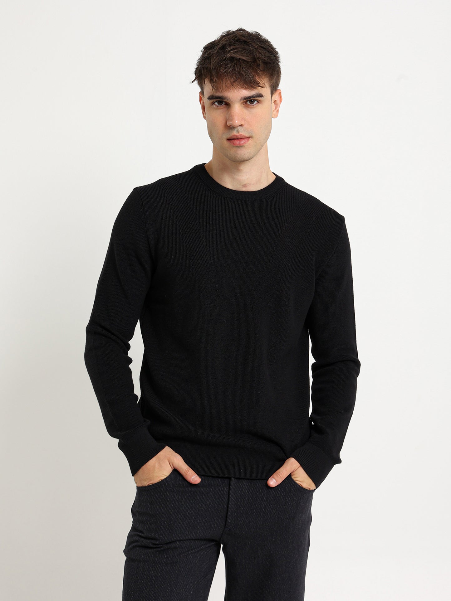 Round Neck Pullover