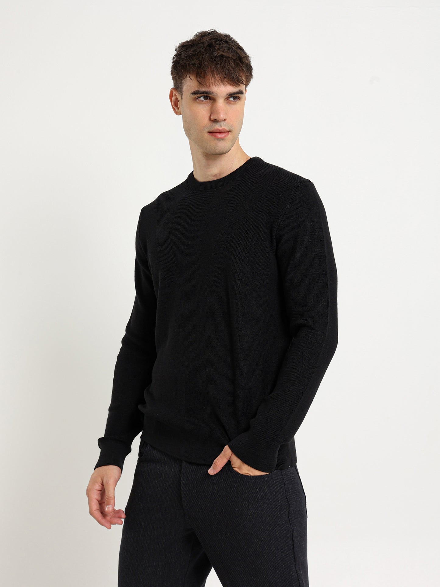 Round Neck Pullover