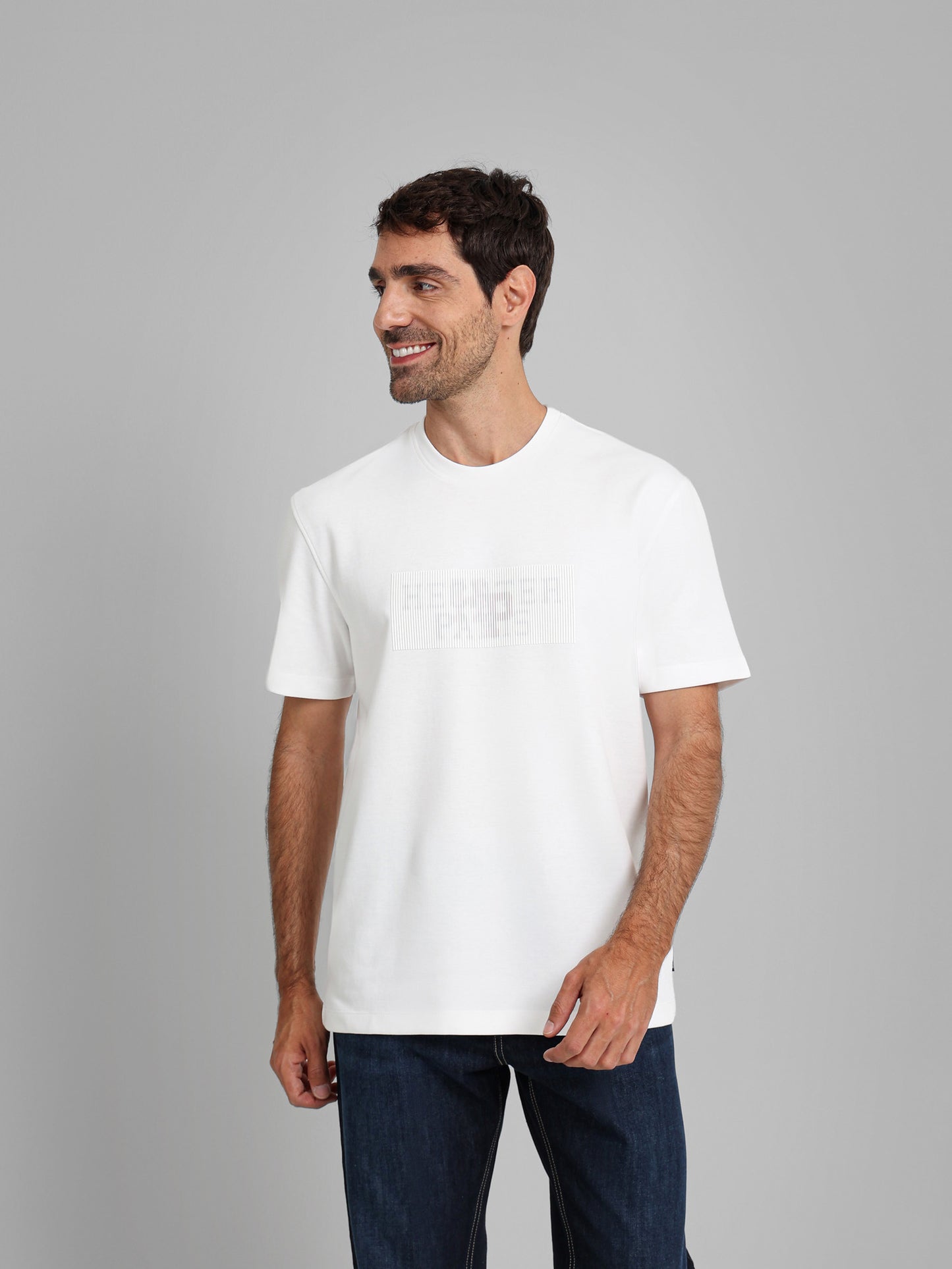 Round Neck Contrast Pocket T-Shirt