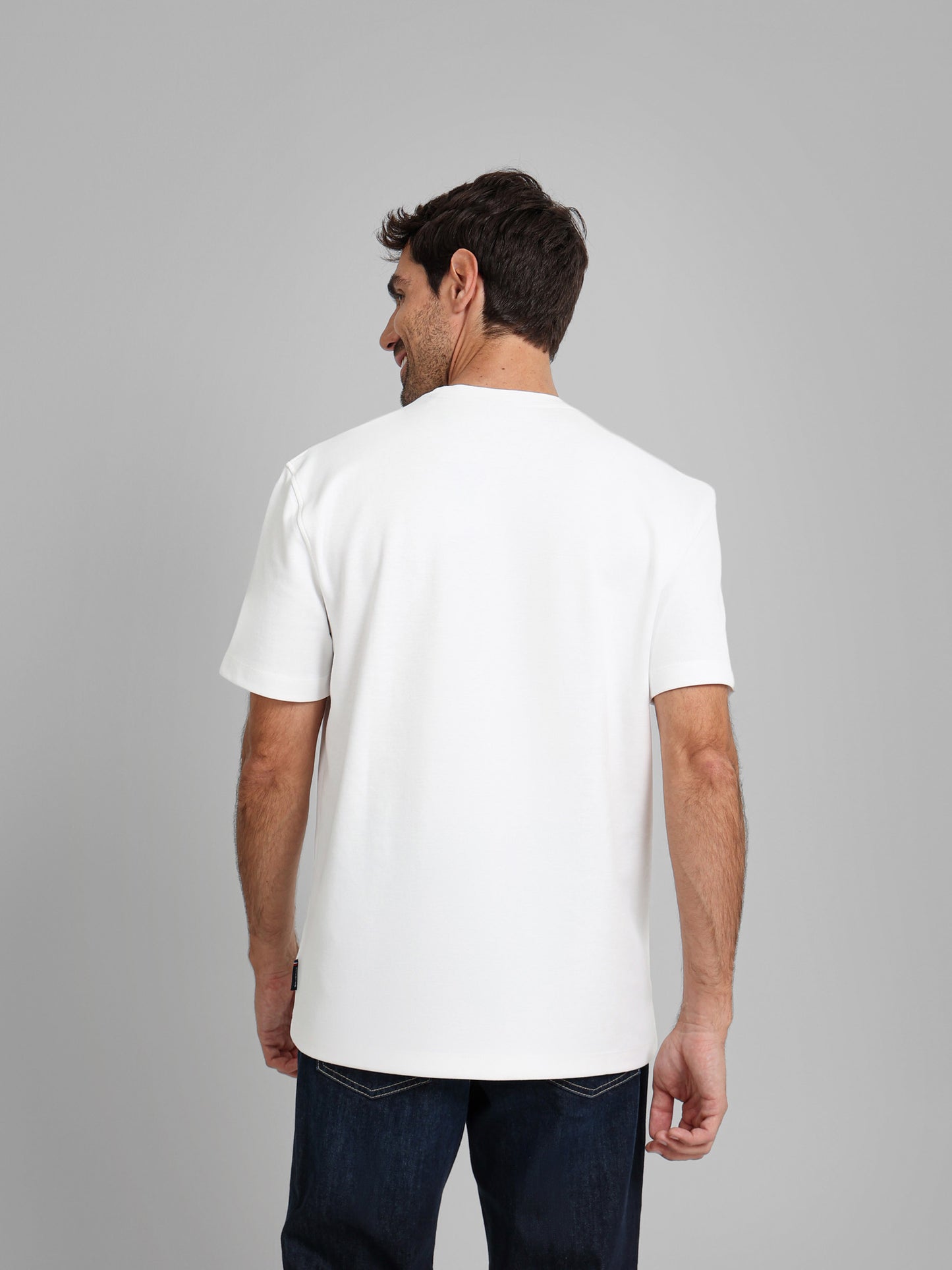 Round Neck Contrast Pocket T-Shirt