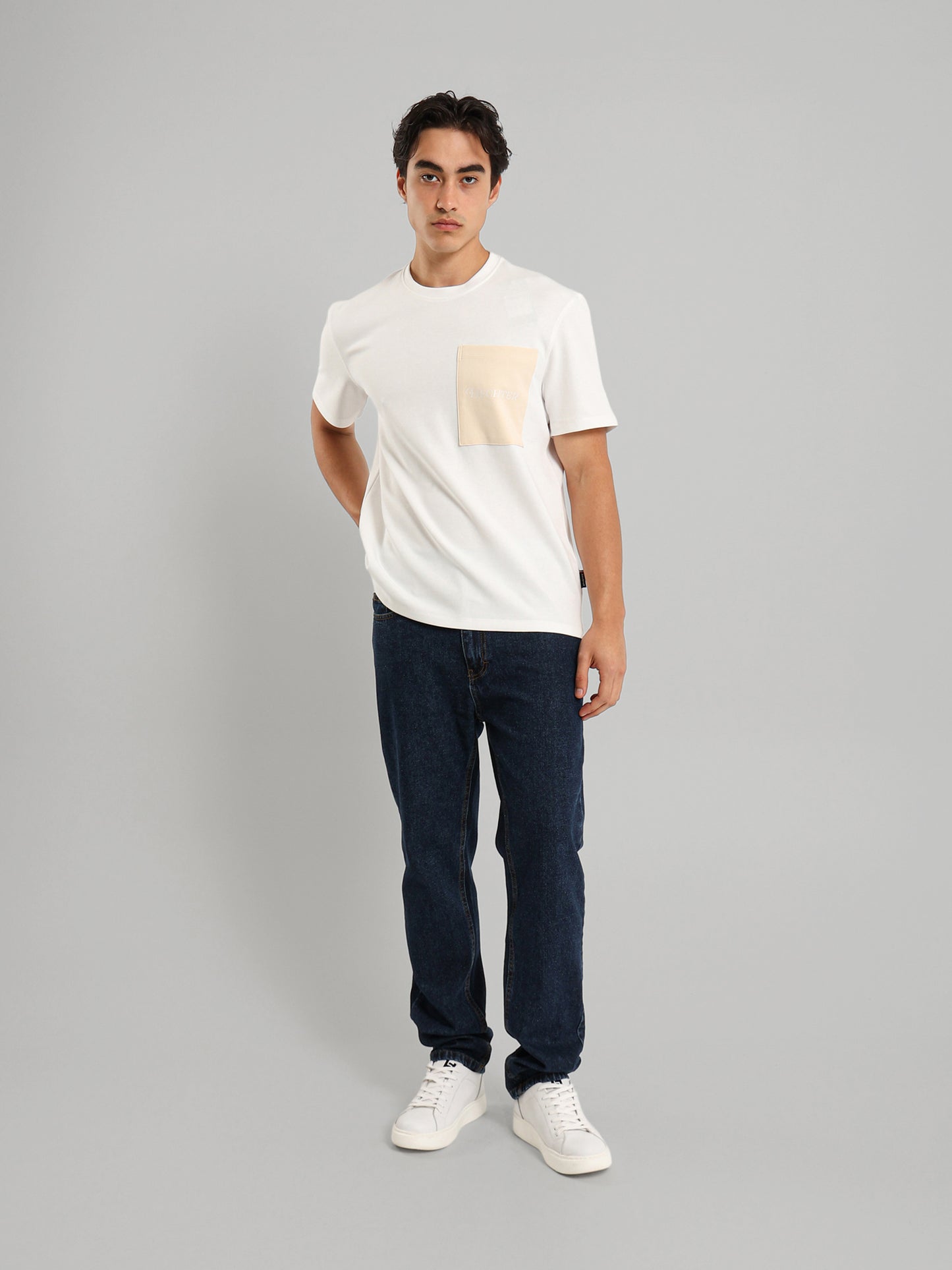 Contrast Pocket Round Neck T-Shirt