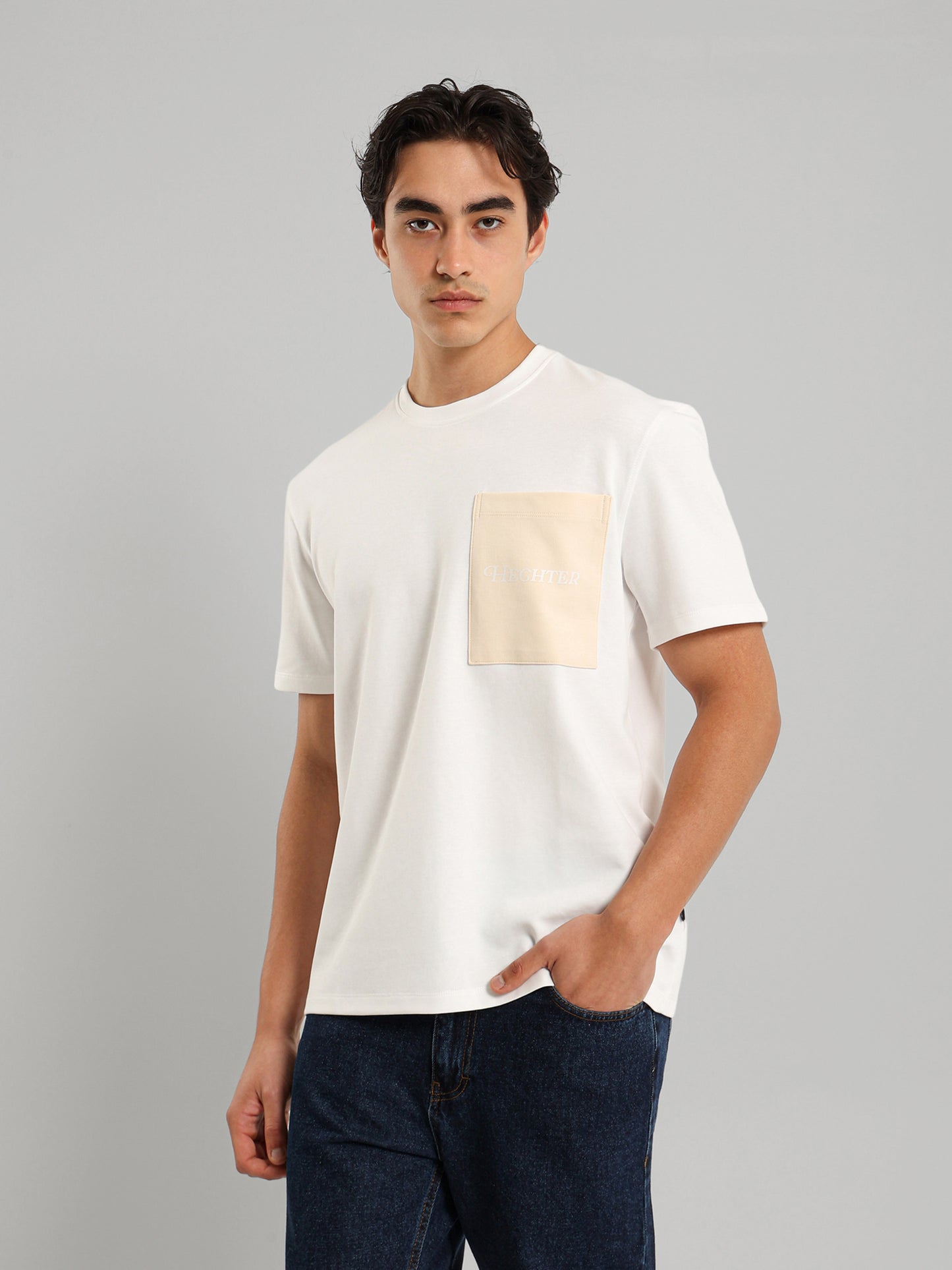 Contrast Pocket Round Neck T-Shirt