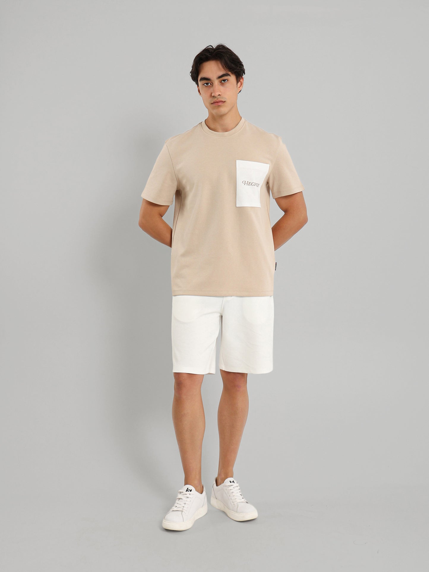 Contrast Pocket Round Neck T-Shirt