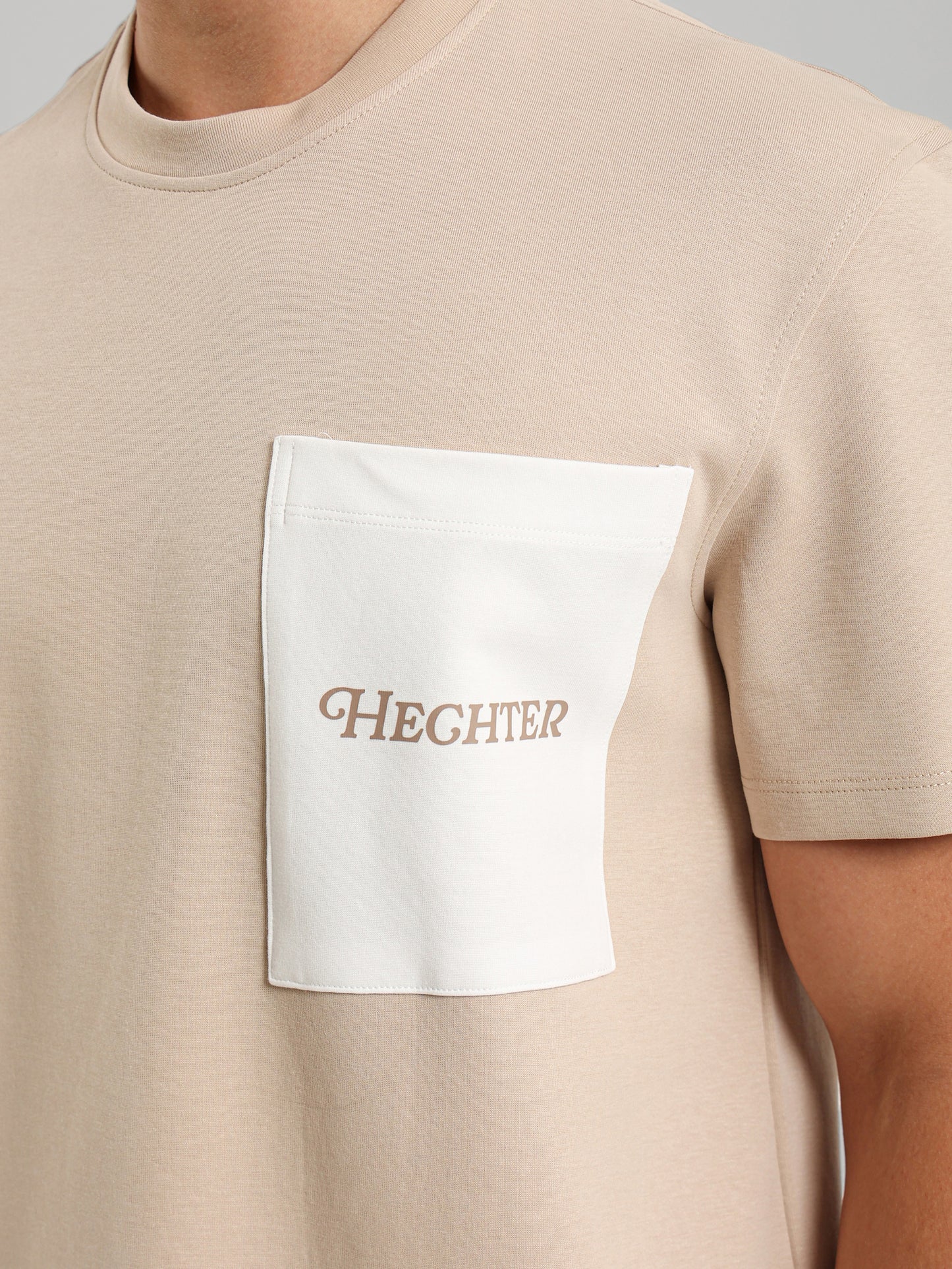 Contrast Pocket Round Neck T-Shirt