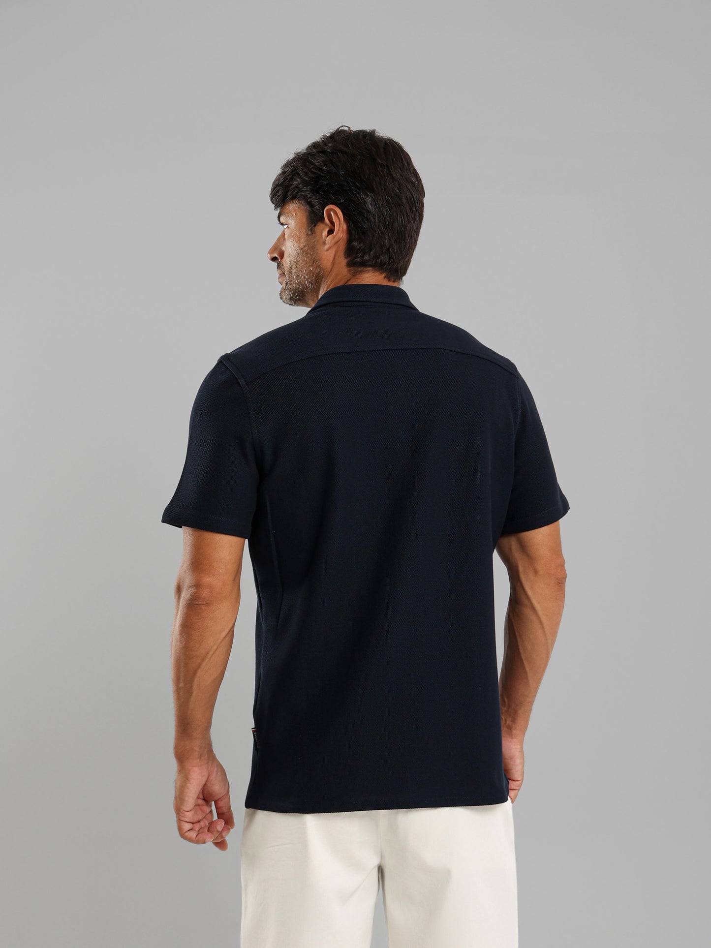 Kent Collar Short Sleeve Shirt with Two Pockets