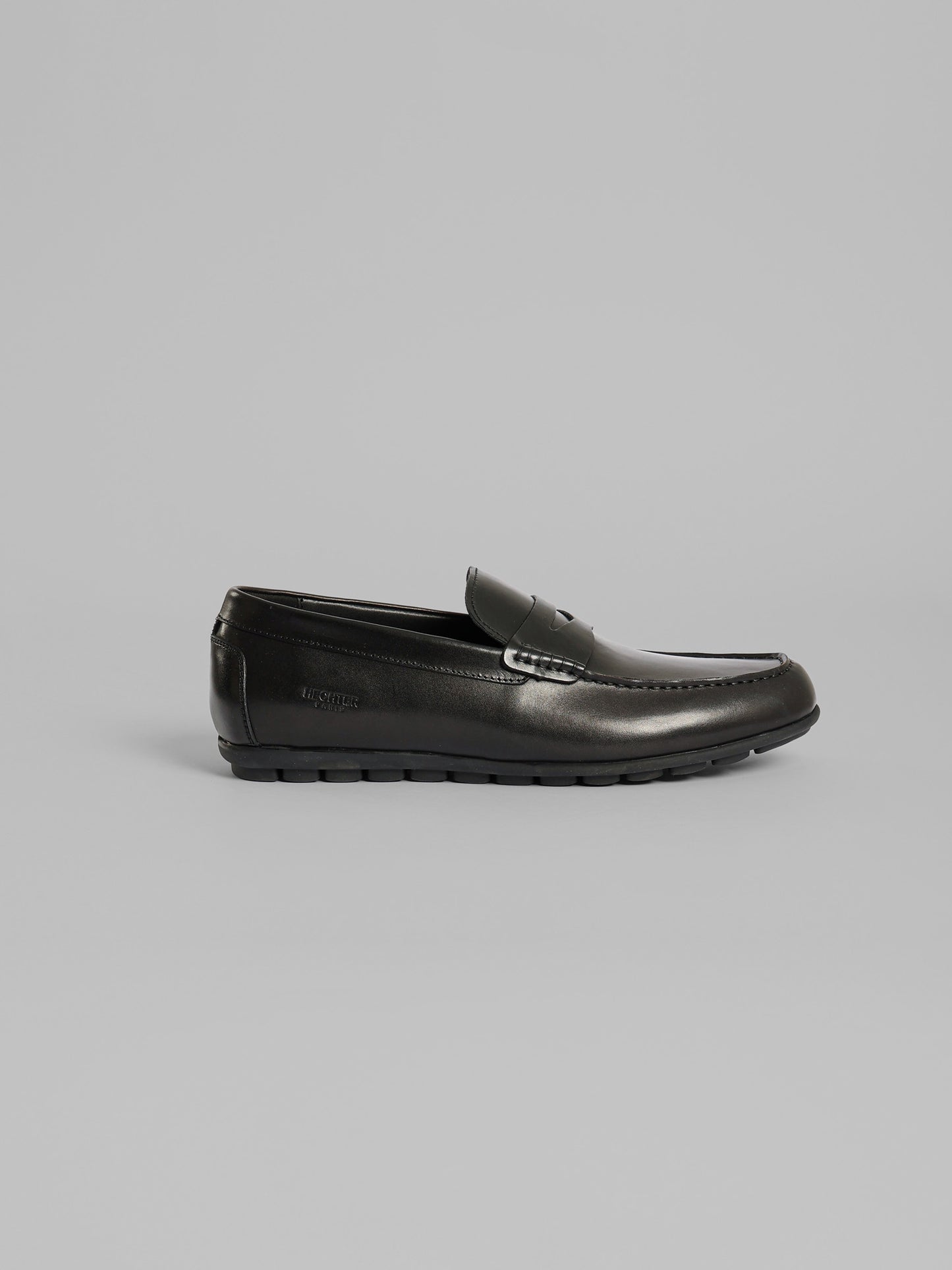 Sleek Profile Solid Semi-Dress Shoes