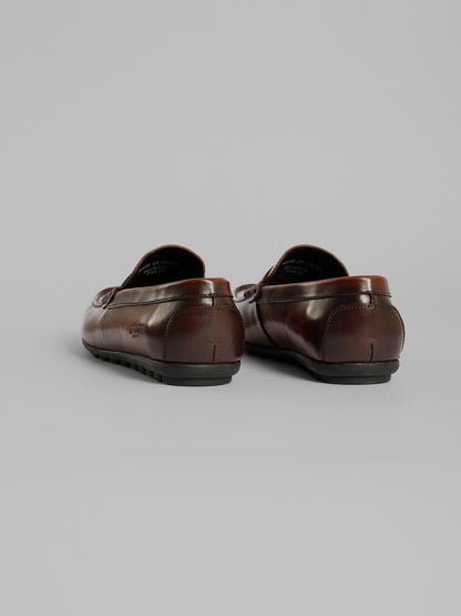 Sleek Profile Solid Semi-Dress Shoes