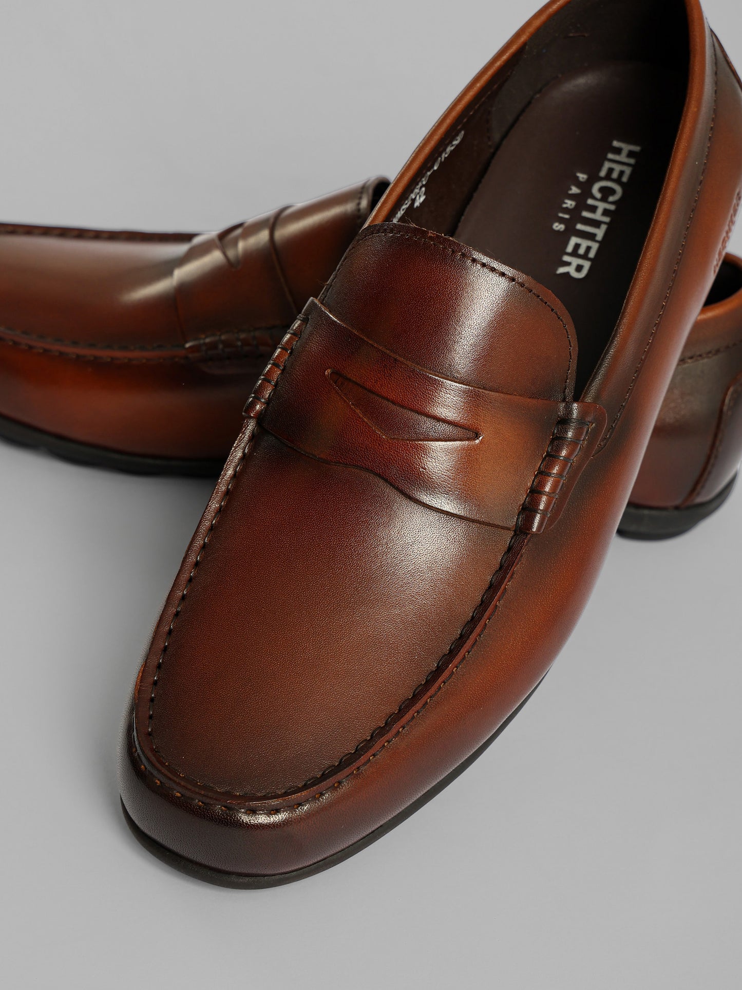 Sleek Profile Solid Semi-Dress Shoes