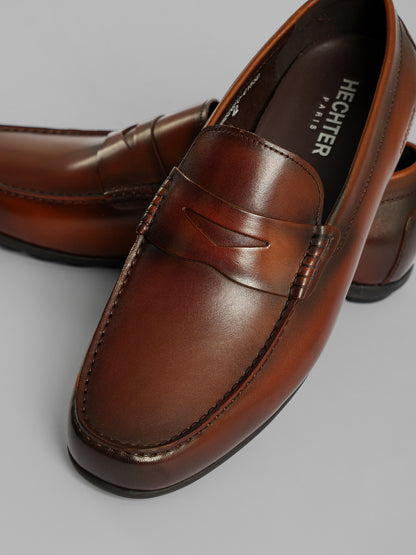 Sleek Profile Solid Semi-Dress Shoes