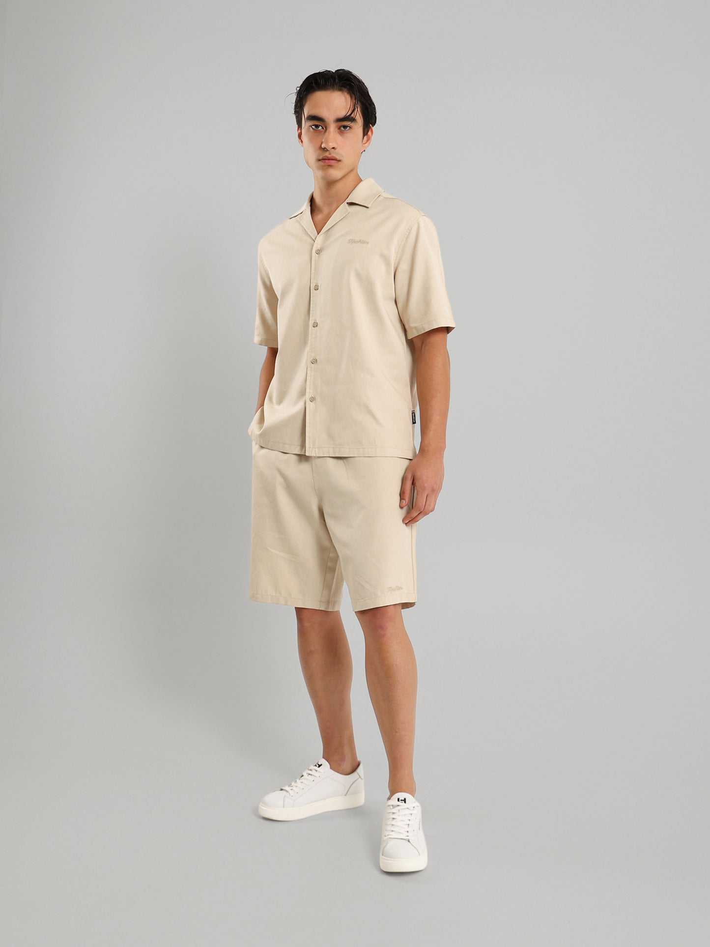 Elastic Waistband Shorts