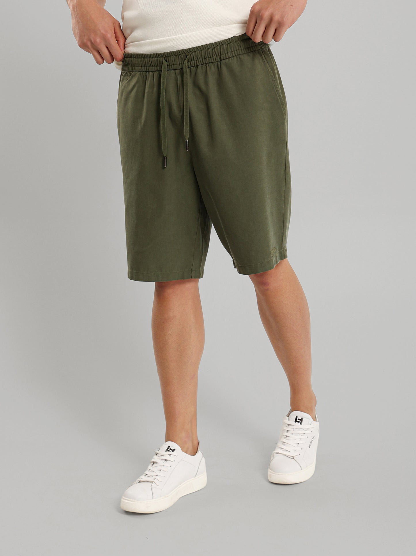Elastic Waistband Shorts