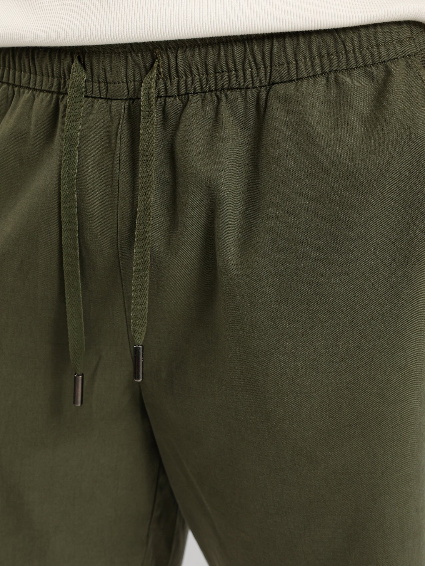 Elastic Waistband Shorts