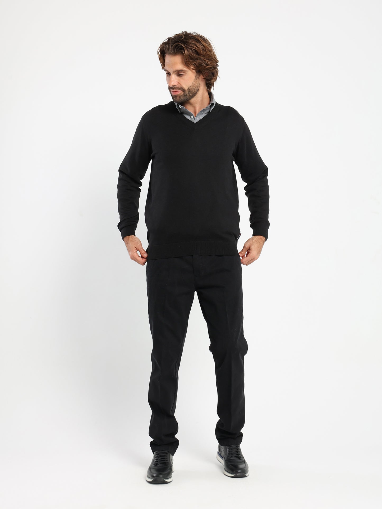 Basic V-Neck Pullover