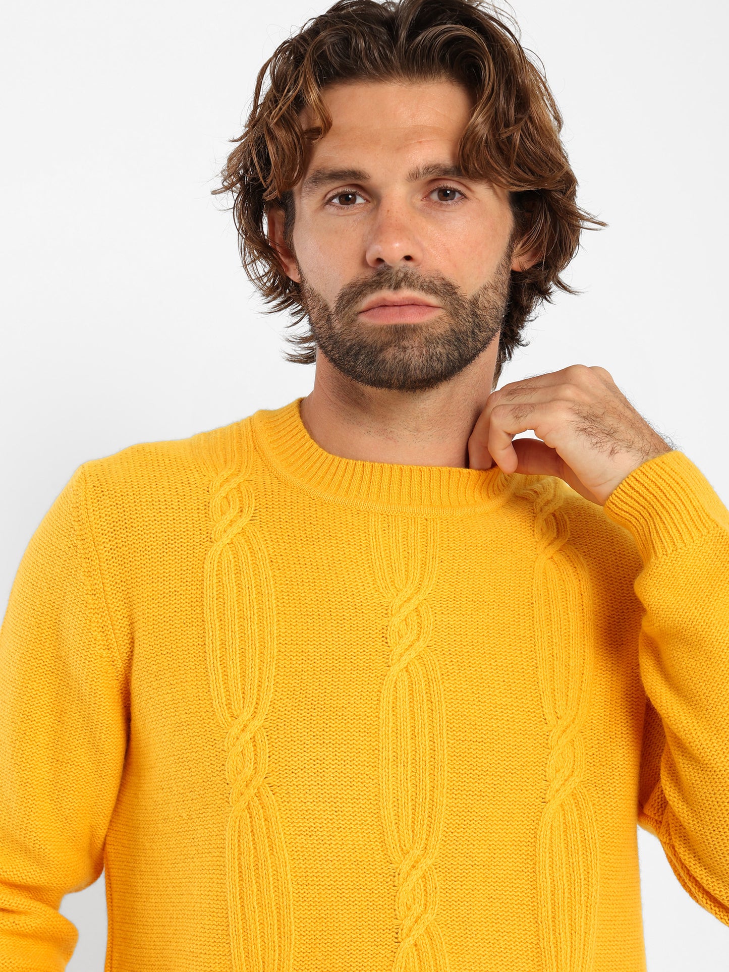 Round-Neck Cable Knit Pullover