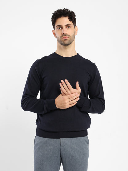 Basic Round-Neck Pullover