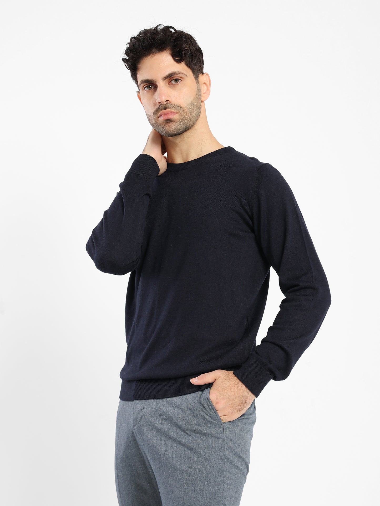 Basic Round-Neck Pullover
