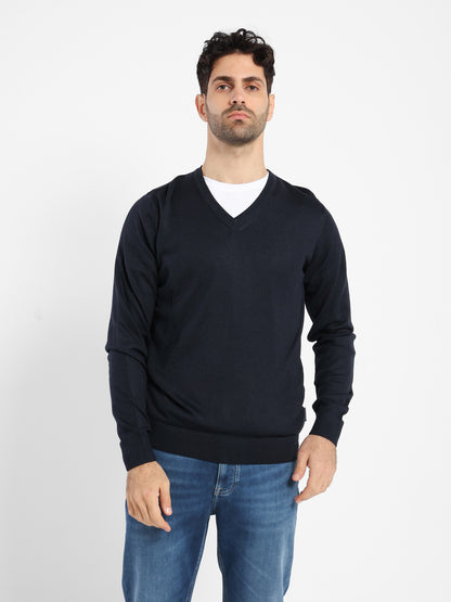 Basic V-Neck Pullover