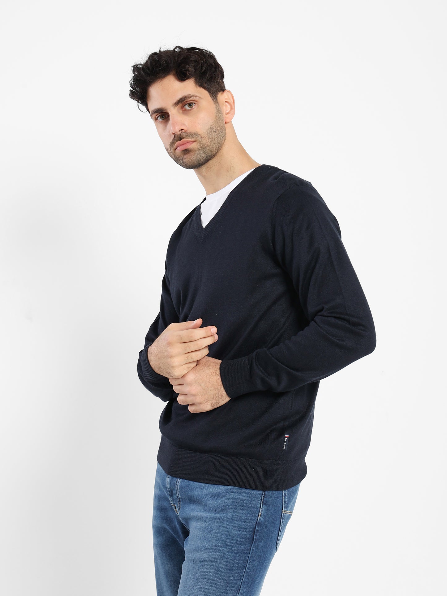 Basic V-Neck Pullover