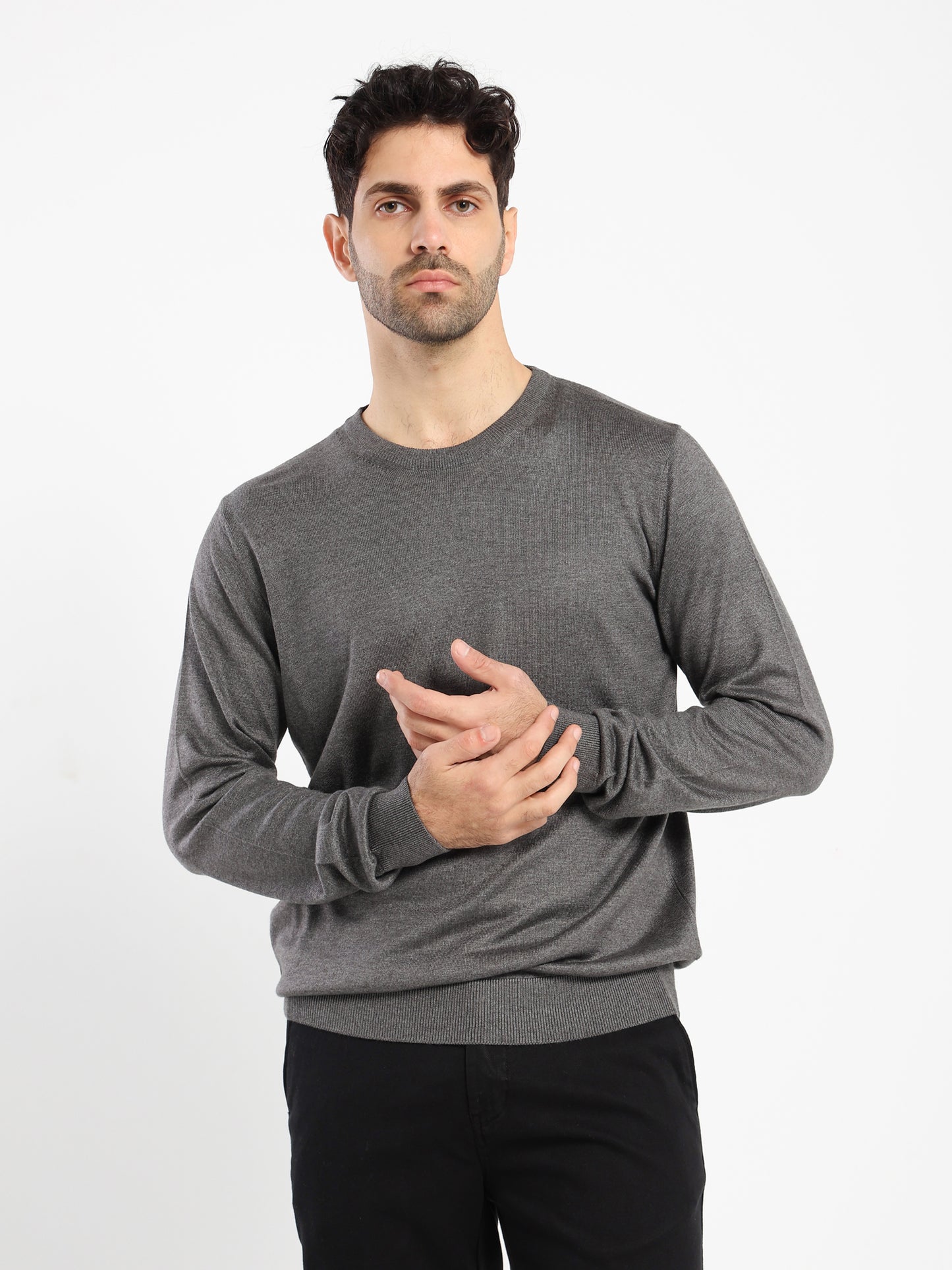Basic Round-Neck Pullover