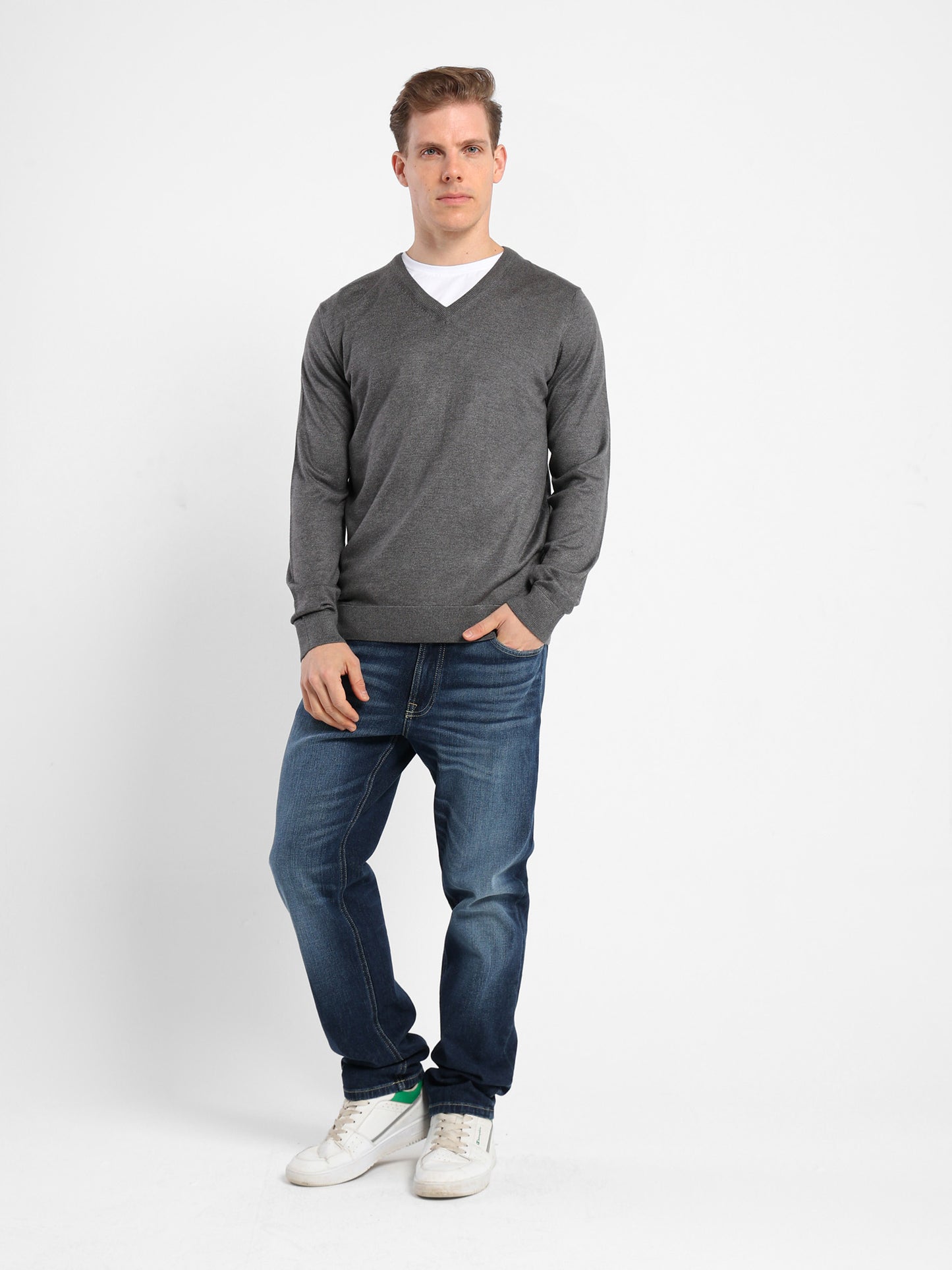 Basic V-Neck Pullover