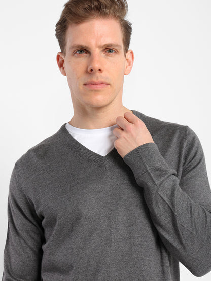 Basic V-Neck Pullover